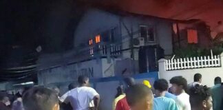 El CAF dona 250.000 dólares a Honduras para reconstruir hospital quemado en la isla de Roatán