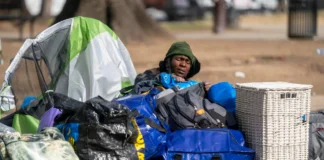 Supremo de EEUU debate si es legal multar a personas sin hogar por dormir en la calle