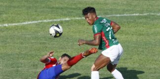 Marathón, del argentino Hernán Medina, vence al líder Olimpia y le da alcance en Honduras