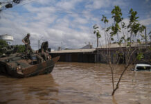 Los muertos por las inundaciones en Brasil llegan a 127 y los damnificados a dos millones