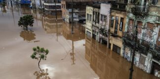 Suben a 148 los muertos por las inundaciones en el sur de Brasil