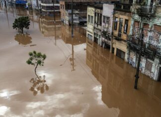 Suben a 148 los muertos por las inundaciones en el sur de Brasil