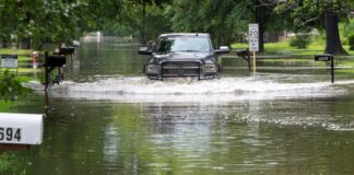 Texas: cierran escuelas, evacuan a la población y advierten que las inundaciones empeorarán tras días de lluvias torrenciales