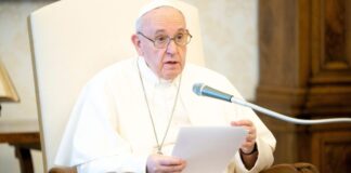 La libertad de prensa es fundamental para informar de manera no ideológica, señala el papa Francisco