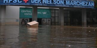 Más de 80.000 personas rescatadas de sus casas tras las inundaciones en el sur de Brasil