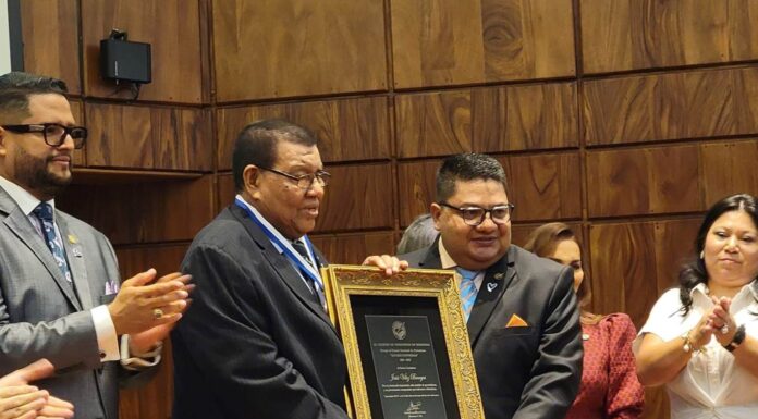 Colegio de Periodistas entrega premio Álvaro Contreras 2024 al cronista Jesús Vélez