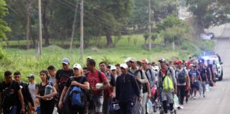 Una nueva caravana con cientos de migrantes parte de la frontera sur de México