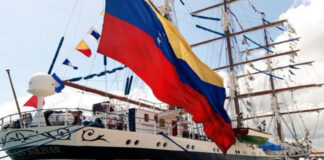Buque escuela venezolano Simón Bolívar llega a puerto de Honduras en viaje de instrucción
