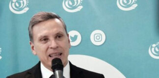 Renuncia el director del IHSS, Carlos Aguilar “por falta de apoyo político”