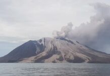 Indonesia inicia las evacuaciones y cancela vuelos por la actividad del volcán Ruang