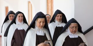 Monjas españolas se rebelan contra la Iglesia católica para seguir a un obispo excomulgado