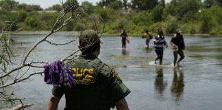 Nueva ley de Georgia obliga a policía a entregar indocumentados a autoridades migratorias