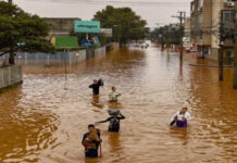 Suben a 84 los muertos por las inundaciones en el sur de Brasil