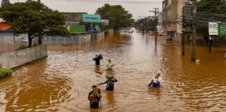 Suben a 84 los muertos por las inundaciones en el sur de Brasil
