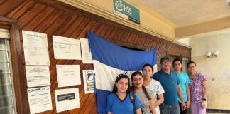 Empleados del IHSS de Juticalpa realizan toma en las instalaciones exigiendo cinco meses de salarios atrasados