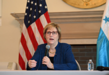 “No es necesario quemar para producir”, dice embajadora Dogu sobre contaminación en la capital