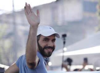 El encargado de migración de Biden representará a EE.UU. en la investidura de Bukele