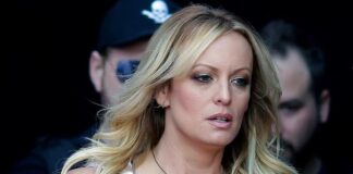 Stormy Daniels en el juicio de Trump: pijama de satén, sexo sin protección y azotes