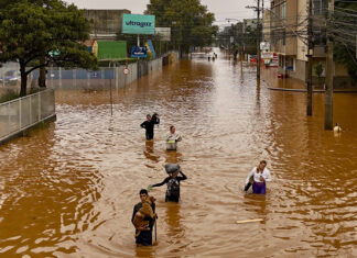 Suben a 67 los muertos por las inundaciones en el sur de Brasil