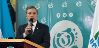 Carlos Aguilar agradece apoyo durante su gestión en el IHSS