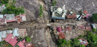 Al menos 43 fallecidos y 15 desaparecidos tras las riadas de agua y lava fría en Indonesia