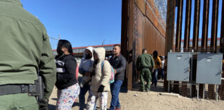 Caen un 30% las detenciones de migrantes en la frontera sur de EE. UU. respecto al año pasado
