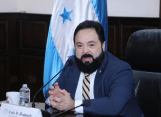 Luis Redondo denuncia que medios de comunicación y ONG´s son financiados por agencias extranjeras para manipular y distorsionar la realidad del país