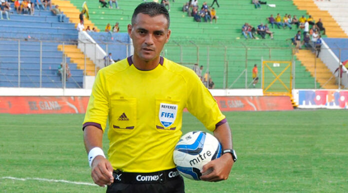 Melvin Matamoros cierra su carrera arbitral dirigiendo la final entre Marathón vs Olimpia