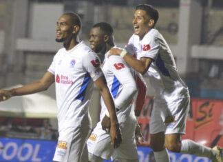 Olimpia, del argentino Troglio, en busca de sellar pase a semifinales en Honduras