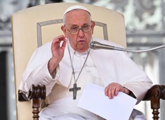 El Vaticano desea que no se lleguen «a extremos» en la política antimigrantes de Trump