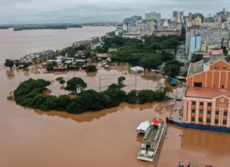El aeropuerto de Porto Alegre puede seguir cerrado hasta fin de mes por las inundaciones