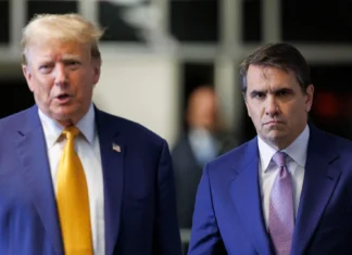 Abogados de Trump piden anular juicio por testimonios de actriz porno, pero juez no acepta