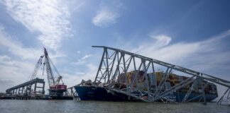 Demuelen una parte del accidentado puente de Baltimore
