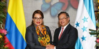Presidenta de Honduras expresa su apoyo a Gustavo Petro ante un intento de golpe de Estado