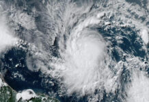 El huracán Beryl escala a la categoría 4 en el océano Atlántico