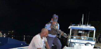 La Policía Nacional captura a hombre que mató a padre e hijo en Guanaja y aclara que la mujer no falleció