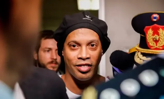 Ronaldinho arremete de nuevo contra Brasil: «No hay líderes respetables; una vergüenza»