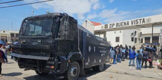 Antimotines desalojan protesta de operarios de maquila en SPS