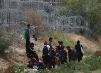 Migrantes abandonan puntos de cruce irregular en Juárez tras anuncio de medidas de Biden