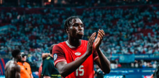 La Concacaf, Conmebol y la FIFA investigan cuentas con insultos racistas contra el defensa canadiense Bombito