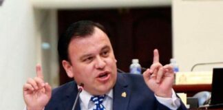 Darío Banegas abandona su precandidatura a la presidencia en el Partido Liberal