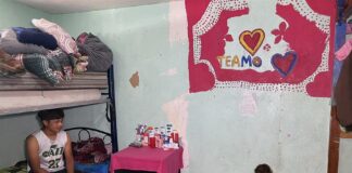 Albergue mexicano construye «casitas» para migrantes que esperan en la frontera con EE.UU.