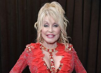Cantante Dolly Parton llevará la historia de su vida en un musical a Broadway