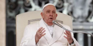 El papa Francisco pide a los Estados acoger y garantizar condiciones humanas a los refugiados