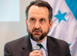 Rodolfo Pastor de María oficializa sus aspiraciones por la alcaldía de San Pedeo Sula