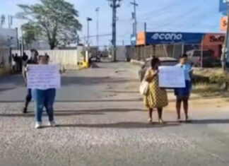 Familiares protestan en Roatán por la negación a la extradición de Gilbert Reyes.