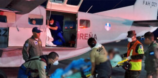 En estado grave se encuentran dos de las cinco personas trasladadas a la capital tras explosión en embarcación en Roatán