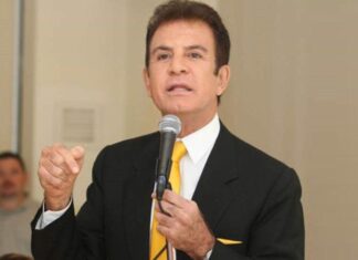 Salvador Nasralla anuncia oficialmente su candidatura presidencial