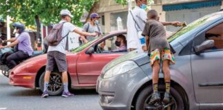 Un millón de niños trabajan en condiciones de riesgo, según datos del INE