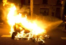 Detienen a un joven hondureño tras incendiar cuatro carros y una moto en Barcelona